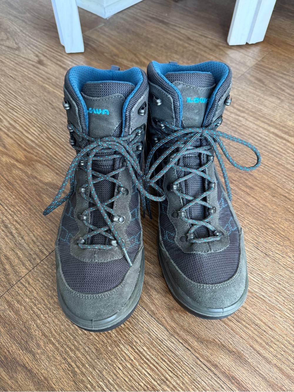 Lowa Taurus Pro GTX Women's Mid Hiking Boot Outdoor Size 10.5